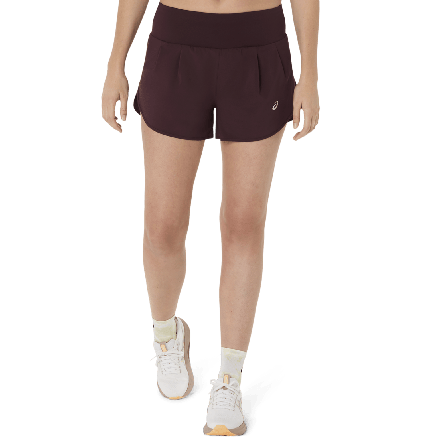 Короткие женские беговые шорты Asics Road 3.5In